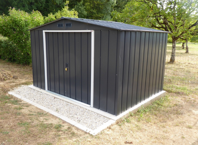 Abri de jardin métal, la cabane qui vous veut du bien !