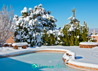 Guide : hiverner une piscine avec abri piscine