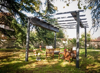 Une pergola toile à prix pas cher