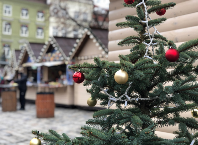 des abris pour un marché de Noël