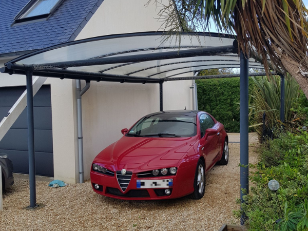 le carport métal sur mesure de notre cliente en Bretagne