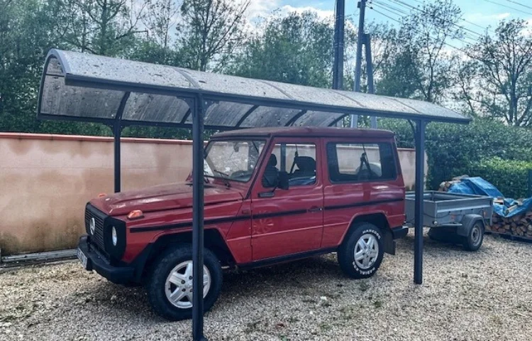 grêlons dans le Sud Ouest mais voiture protégée sous le carport