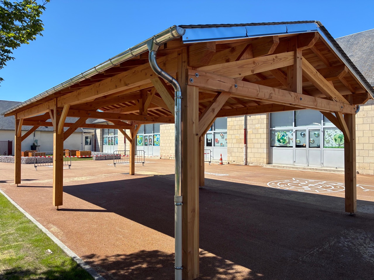 charpente bois préau d'école