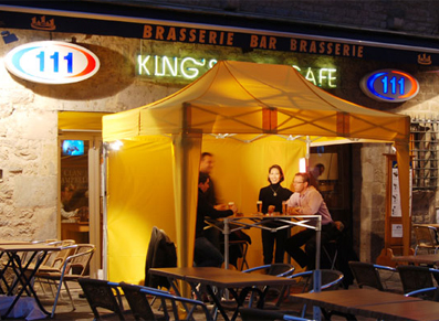 une terrasse couverte vite installée